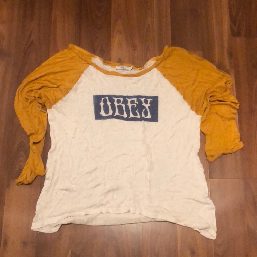 OBEY large top!